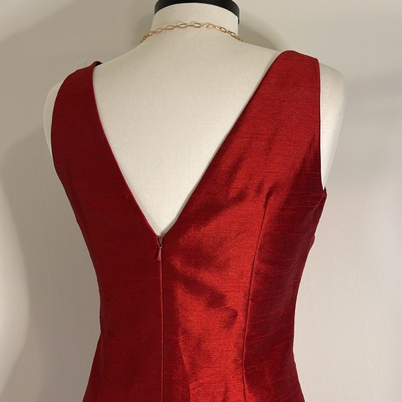 💕Beautiful Red Festive Holiday Dress with Beautiful Black Embroidery & Sequins - Picture 7 of 15